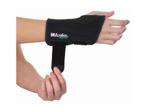 Mueller® Green, Fitted Wrist Brace, ortéza na zápästie