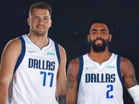 Luka Dončič a Kyrie Irving v drese Dallas Mavericks.