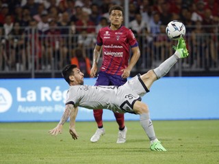 Gól Lionela Messiho po akrobatickom zakončení. 