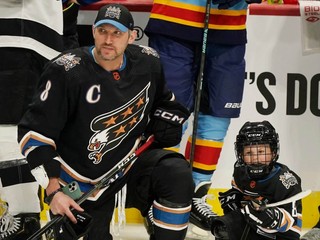 Alexander Ovečkin so synom počas zápasu hviezd NHL.