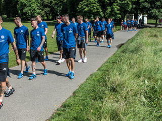 Futbaloví reprezentanti zamierili po zraze na dovolenky.