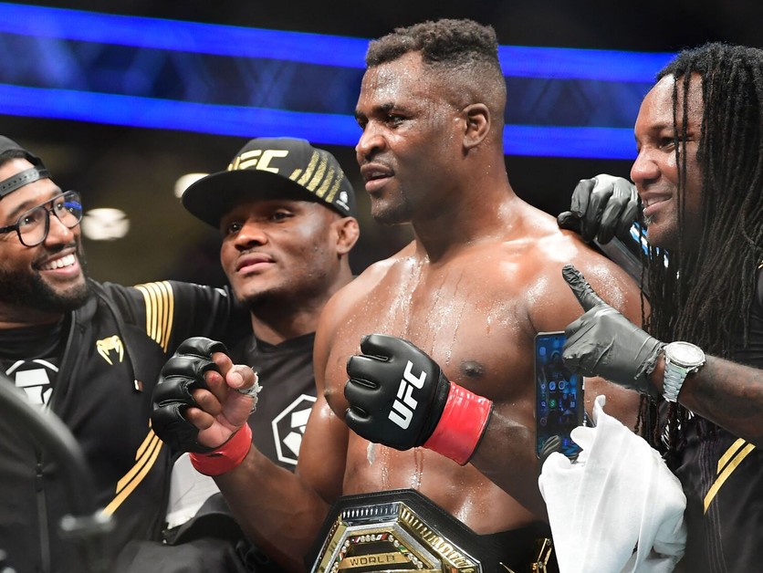 UFC 270 Fight Motion: V hlavných súbojoch videli dva titulové súboje