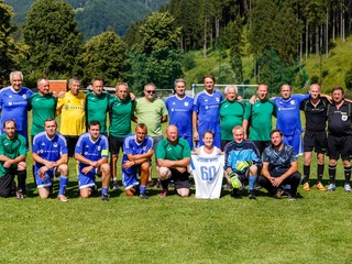 INTERNACIONÁLI SR - Slovenské legendy stále vo forme - rozdávajú futbalovú radosť a kráčajú od výhry k výhre
