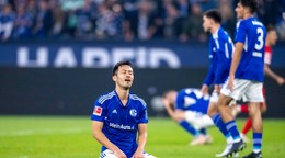 Maja Jošida v drese Schalke 04.
