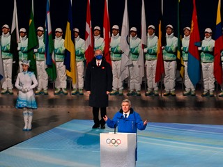 Prezident MOV Thomas Bach počas otváracieho ceremoniálu ZOH 2022 v Pekingu.