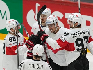 VIDEO: Pozrite si zostrih zápasu Kanada - Švajčiarsko na MS v hokeji 2022