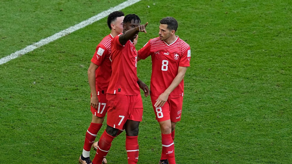 Breel Embolo po strelenom góle v zápase Švajčiarsko - Kamerun na MS vo futbale 2022.