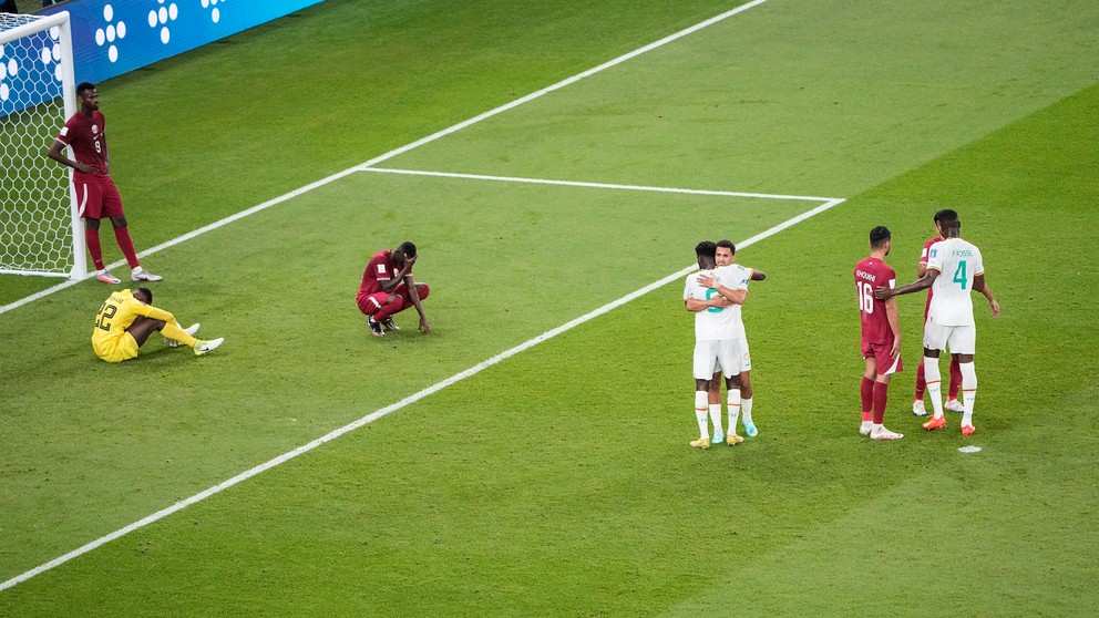 Momentka zo zápasu Katar - Senegal na MS vo futbale 2022.
