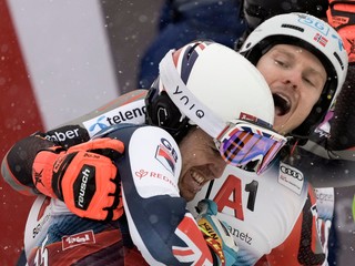 Slalom má senzačného víťaza. Preteky Svetového pohára ovládol prvý Brit