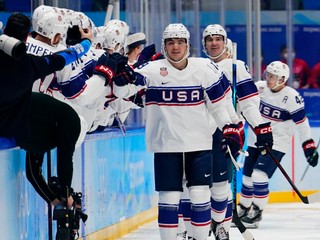 Radosť hokejistov USA na ZOH 2022 v Pekingu.