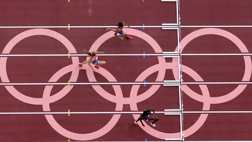 Atletická dráha v Tokiu zlepšuje výkony športovcov o 1 až 2 percentá.