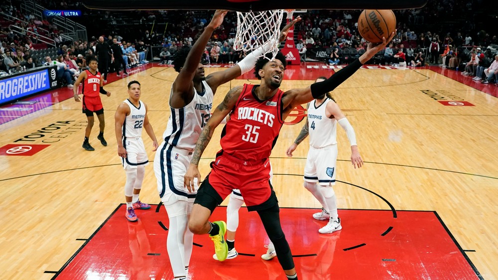 NBA Christian Wood prestúpil z Houston Rockets do tímu Dallas