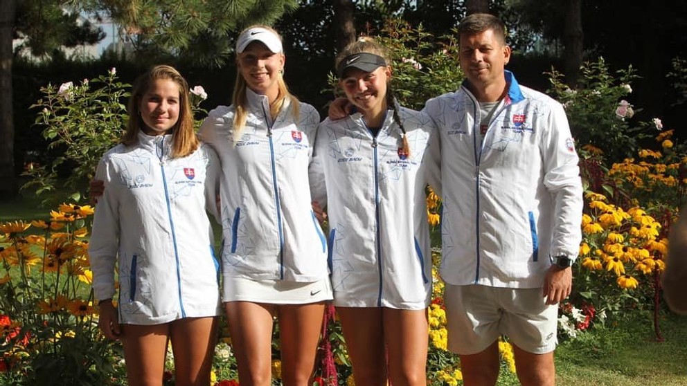 Zľava Irina Balus, Nina Vargová, Nikola Daubnerová a kapitán tímu Martin Zathurecký.