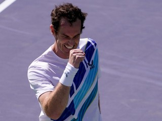 Murray otočil zápas, zaskvel sa aj 18-ročný dánsky kvalifikant