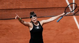 Vlaňajšiu semifinalistku Roland Garros vyradila Češka, končí senzačná víťazka US Open