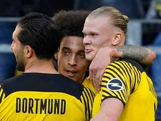 Dortmund deklasoval Wolfsburg, Bénes sa po štyroch minútach zranil