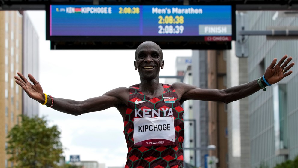Eliud Kipchoge vyhral maratón na LOH Tokio 2020 / 2021.