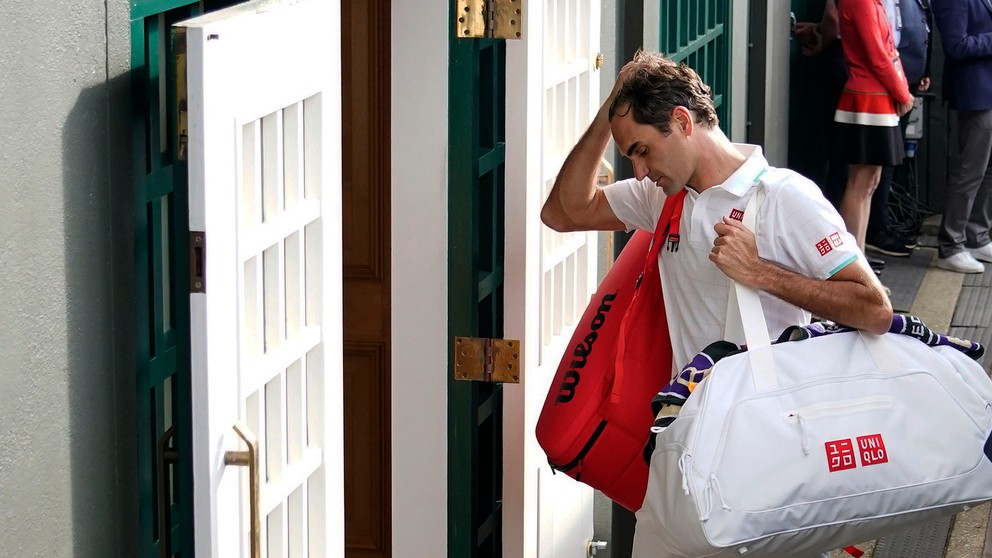 Roger Federer po poslednom zápase kariéry na Wimbledone 2021.