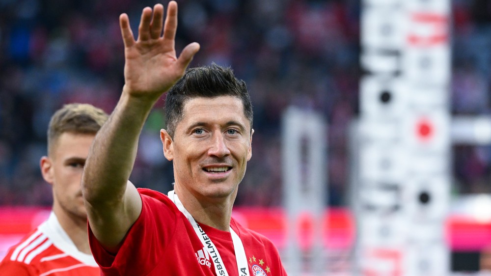 Kierownictwo Bayernu Monachium potwierdziło, że nie pozwoli Robertowi Lewandowskiemu nigdzie jechać