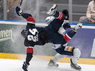 Športový TV program. Vrcholí finále Tipos extraligy HC Slovan Bratislava - HK Nitra.