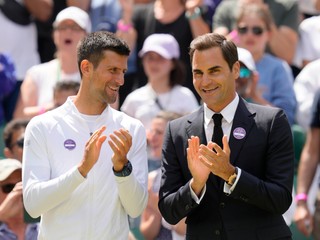 Federer sa vrátil na Wimbledon. Verí, že si tam ešte niekedy zahrá