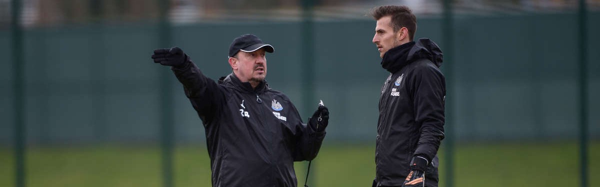 SLOVENSKO A: MARTIN DÚBRAVKA: BENÍTEZ HOVORÍ PRIAMO, PREMIER LEAGUE ČLOVEKA DOSTANE