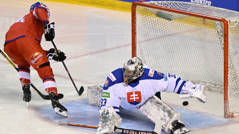 Slovenskí hokejisti prehrali v príprave na MS, Česi triumfovali po nájazdoch