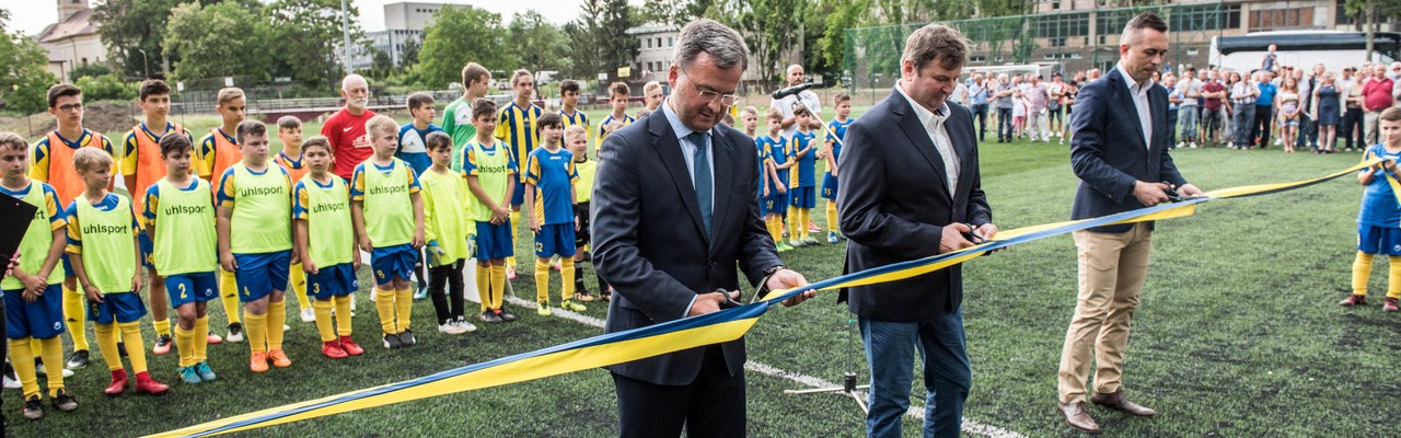 V TREBIŠOVE OTVORILI NOVÉ IHRISKO S UMELOU TRÁVOU
