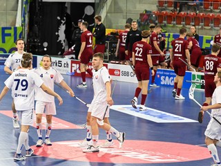 Momentka zo zápasu Slovensko - Lotyšsko na MS vo florbale 2022.