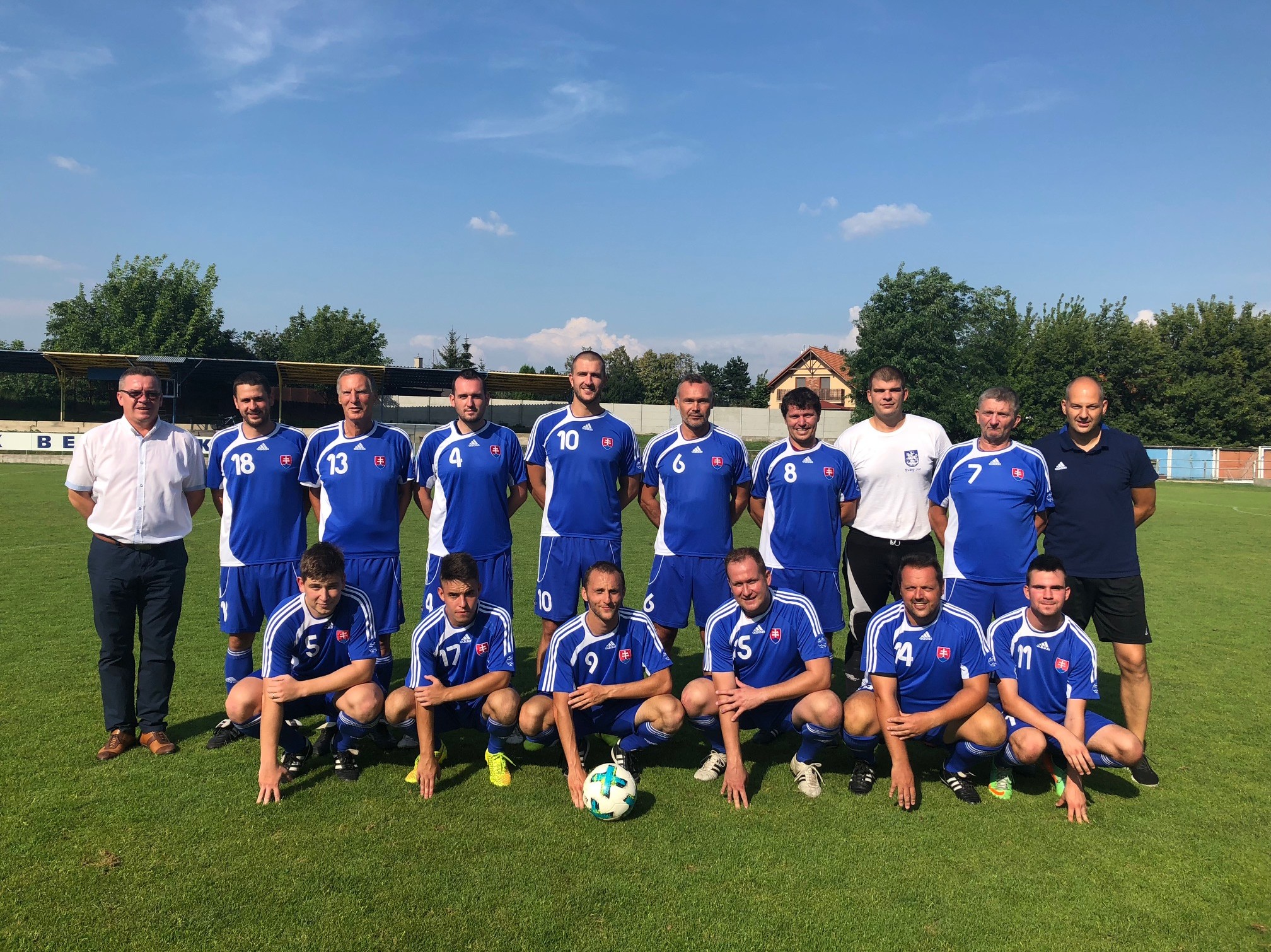Rozhodcovia BFZ ukázali svoje futbalové umenie proti OLD – BOYS Bernolákovo
