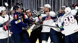 Fínsky útočník narazil súpera na mantinel, od IIHF dostal trest