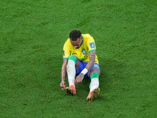 Neymar sa zranil v zápase Brazília - Srbsko na MS vo futbale 2022.
