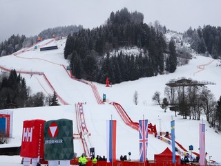 Program v Kitzbüheli ohrozuje sneženie. Organizátori zmenili poradie disciplín