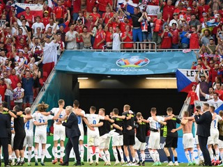 Česi sa tešia po zápase Holandsko - Česko z postupu do štvrťfinále ME vo futbale (EURO 2020 / 2021).