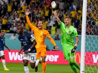 Enner Valencia po strelenom góle v zápase Holandsko - Ekvádor na MS vo futbale 2022.
