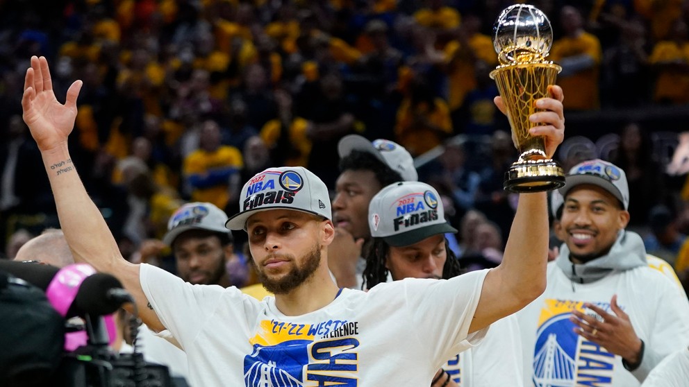 Basketbalista Stephen Curry priviedol Golden State Warriors do finále NBA. 