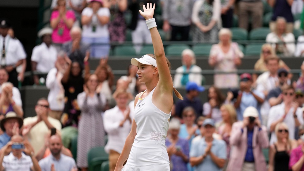 Jelena Rybakinová na Wimbledone 2022.