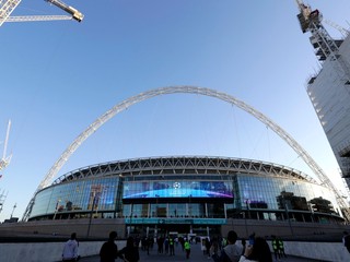 Štadión Wembley, dejisko semifinále FA Cupu medzi Manchestrom City a Liverpoolom.