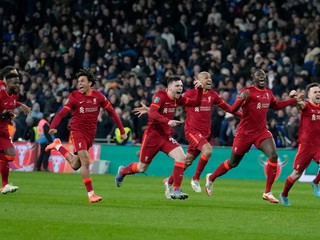Futbalisti Liverpool FC sa tešia po triumfe vo finále anglického Ligového pohára.