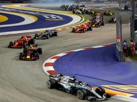 F1 podpísala dlhoročnú zmluvu, nočné preteky zostanú v kalendári