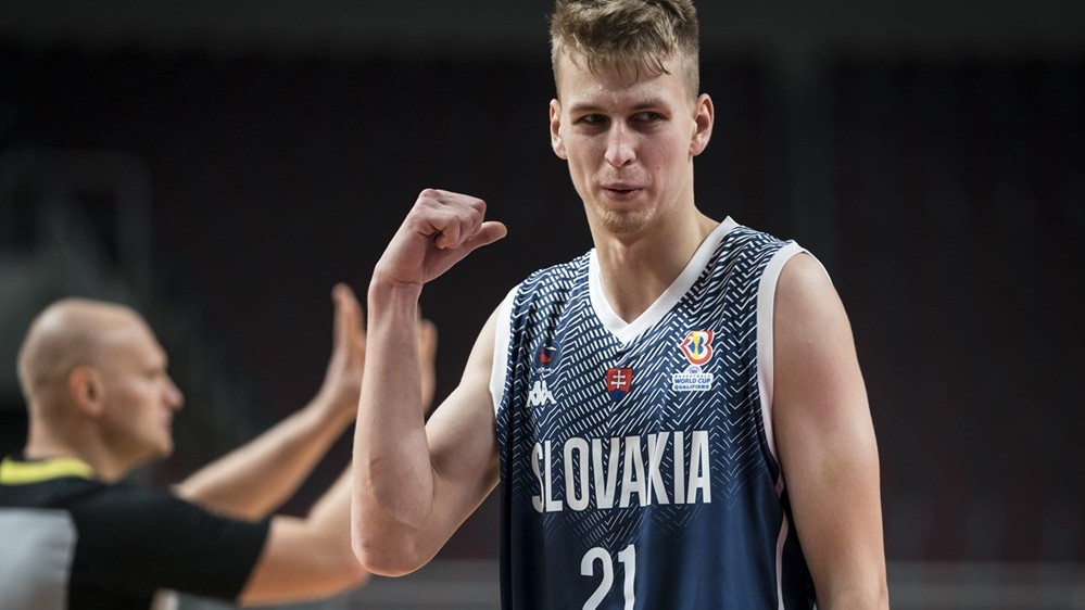 Slovenskí basketbalisti po skvelom výkone zdolali na turnaji domácu krajinu