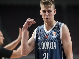 Slovenskí basketbalisti po skvelom výkone zdolali na turnaji domácu krajinu