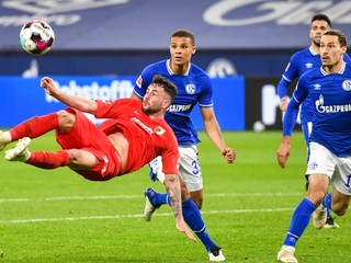 Nemecký klub Schalke 04 odstránil zo svojich dresov logo ruského sponzora