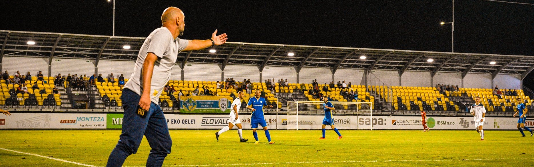 2. LIGA: TRÉNER POHRONIA URGELA: SÚPERI SA NA NÁS PRIPRAVUJÚ. PIATKOVÝ ZÁPAS S PREŠOVOM BUDE NÁROČNÝ