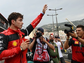 Leclerc odštartuje domáce preteky z pole position. Verí, že pretrhne smolu