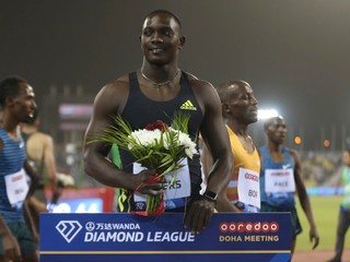 V Dauhe skvelý súboj Američanov na 200 m aj kontinentálny rekord