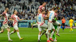 Radosť futbalistov Chorvátska po postupe do štvrťfinále MS 2022.