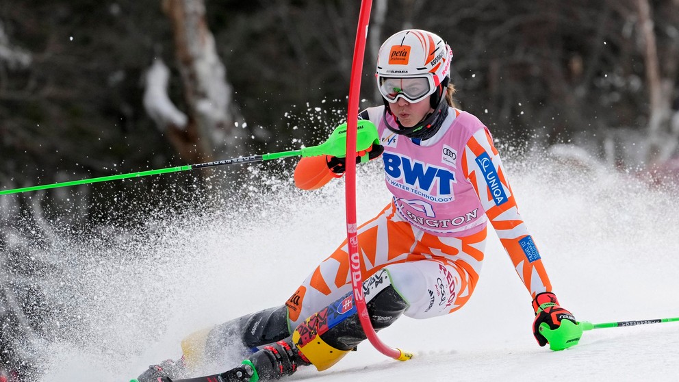 Petra Vlhová počas slalomu v Killingtone 2022.