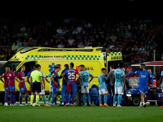 Výhru Barcelony zatienilo vážne zranenie, na ihrisko musela prísť sanitka