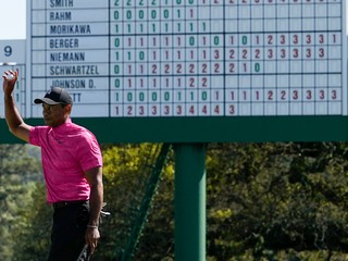 Woods je po prvom kole od návratu v top 10, v Auguste vedie Kórejčan